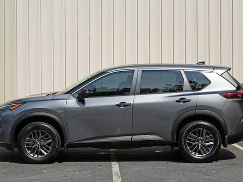Used 2022 Nissan Rogue S FWD image 39
