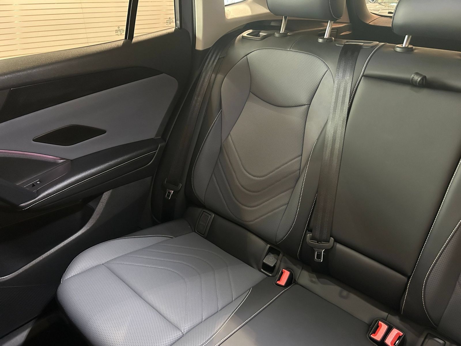 Used 2026 Volkswagen Tiguan SE AWD/4WD image 40