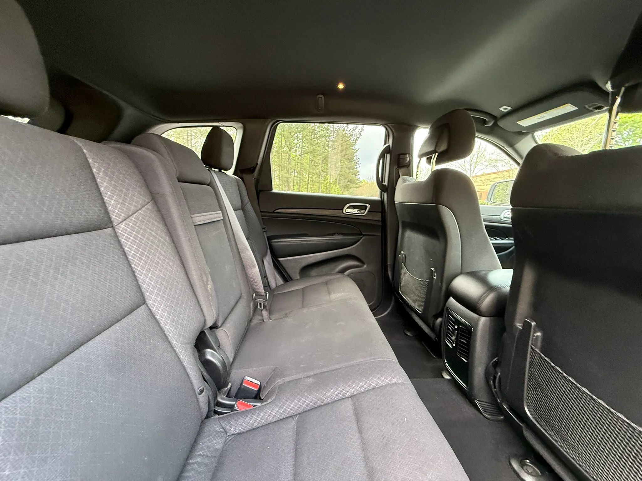 Used 2019 Jeep Grand Cherokee Laredo AWD/4WD image 22