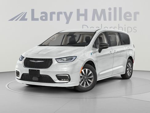 Used 2024 Chrysler Pacifica Limited FWD image 1
