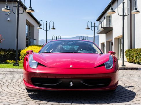 Used 2013 Ferrari 458 Italia Coupe RWD image 11