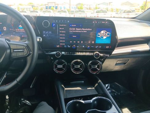 Used 2025 Chevrolet Blazer EV RS AWD/4WD image 17