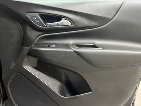 Used 2020 Chevrolet Equinox LT FWD image 17