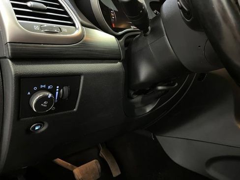 Used 2019 Jeep Grand Cherokee Altitude AWD/4WD image 16