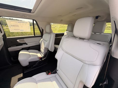 New 2027 Ford Expedition Max Platinum AWD/4WD image 19