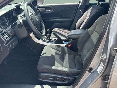 Used 2016 Honda Accord EX image 11
