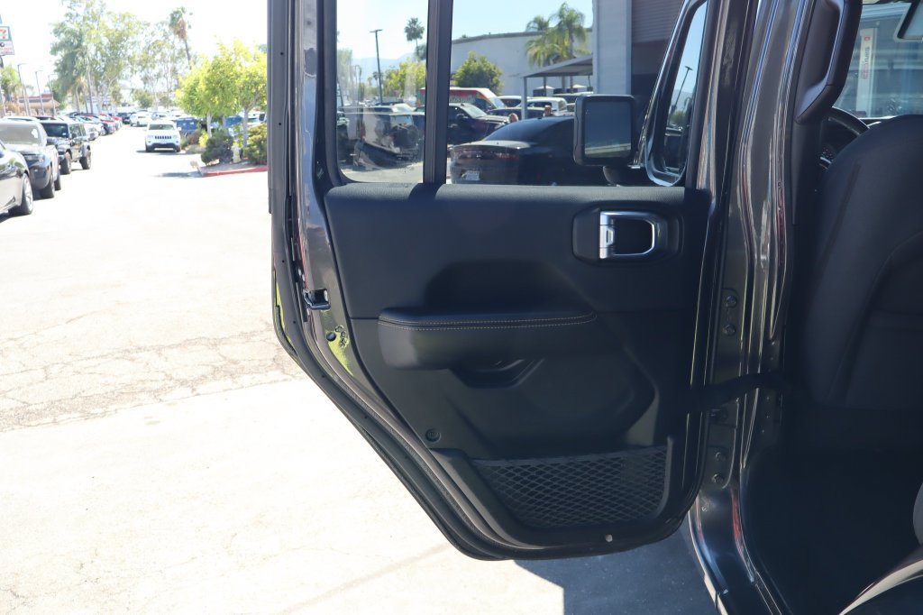 Certified 2025 Jeep Wrangler Unlimited Sahara AWD/4WD image 36