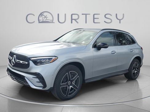 Certified 2026 Mercedes-Benz GLC 300 image 1