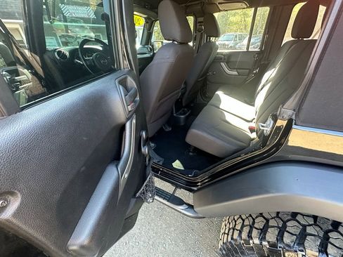 Used 2016 Jeep Wrangler Unlimited Sport w/ Connectivity Group image 25
