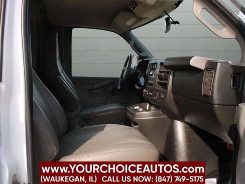 Used 2018 GMC Savana 3500 w/ Driver Convenience Package image 16