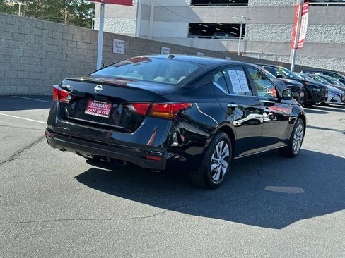 Used 2025 Nissan Altima 2.5 S FWD image 7