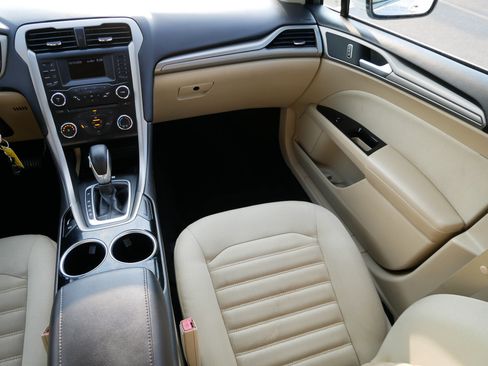 Used 2013 Ford Fusion SE FWD image 11