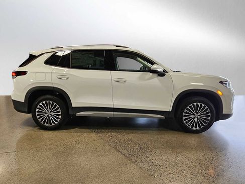 New 2025 Volkswagen Tiguan S image 2