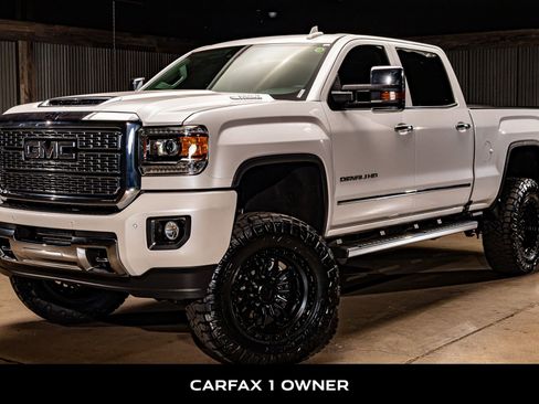 Used 2018 GMC Sierra 3500 Denali w/ Duramax Plus Package image 5