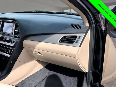 Used 2018 Hyundai Sonata SE FWD image 17