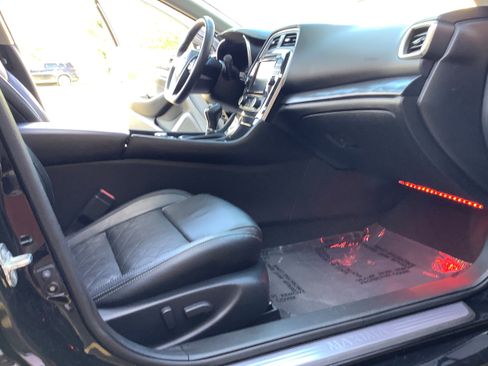 Used 2021 Nissan Maxima Platinum w/ Sport Mat Group FWD image 14