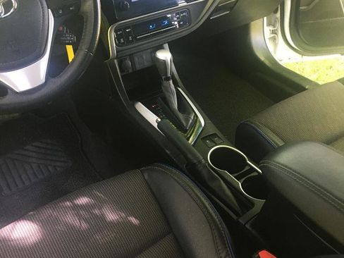 Used 2017 Toyota Corolla SE FWD image 20