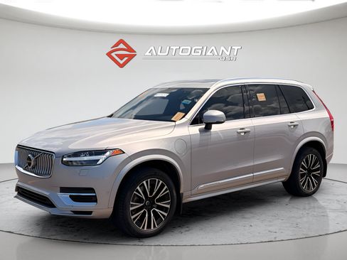 Used 2023 Volvo XC90 T8 Plus AWD/4WD image 2
