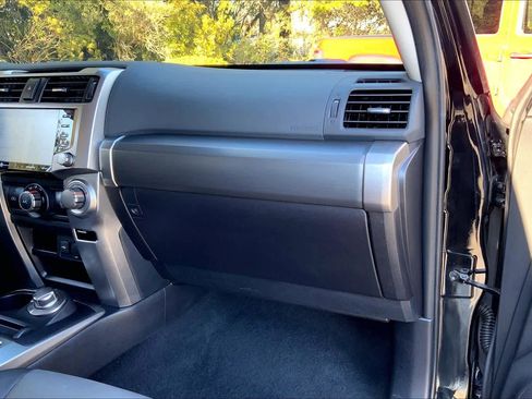 Used 2024 Toyota 4Runner SR5 Premium image 18