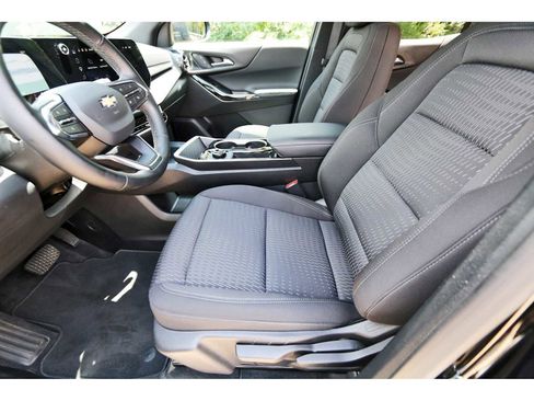 Used 2026 Chevrolet Equinox LT FWD image 11