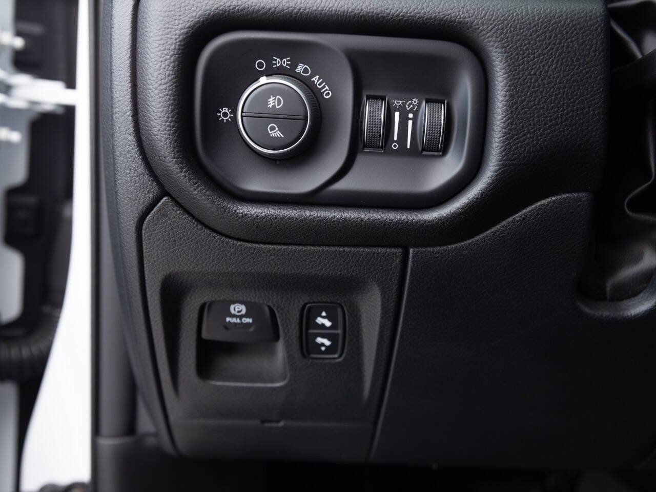 Used 2025 RAM 1500 Big Horn AWD/4WD image 39