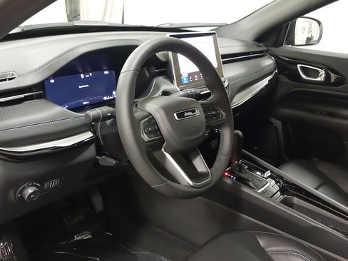 Used 2025 Jeep Compass Limited w/ High Altitude Package AWD/4WD image 18