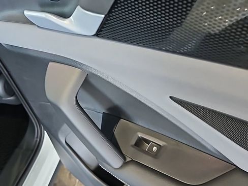 New 2026 Volkswagen Tiguan SE R-Line FWD image 16