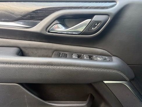 Used 2021 GMC Yukon XL Denali w/ Denali Premium Package image 32