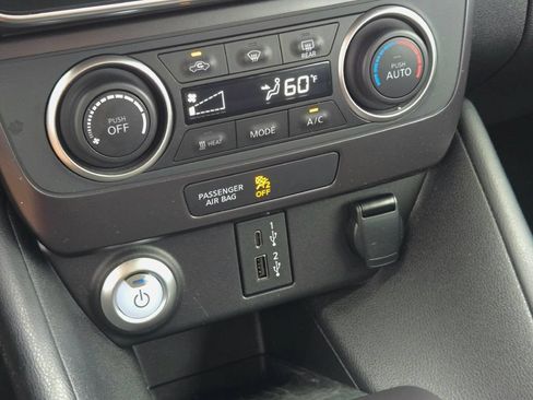 Used 2025 Nissan Leaf S FWD image 28