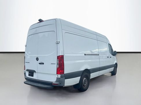 Used 2023 Mercedes-Benz Sprinter 2500 image 3