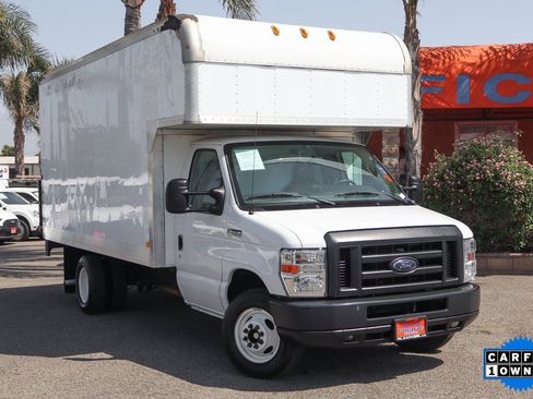 Used 2018 Ford E-350 and Econoline 350 Super Duty image 2