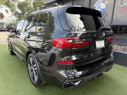 Used 2022 BMW X7 xDrive40i w/ M Sport Package AWD/4WD image 4