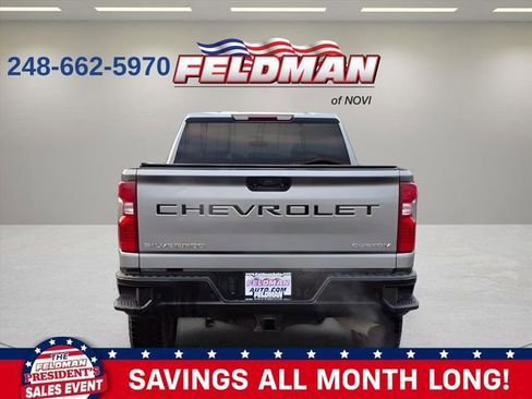 Used 2024 Chevrolet Silverado 2500 Custom w/ Custom Value Package image 4