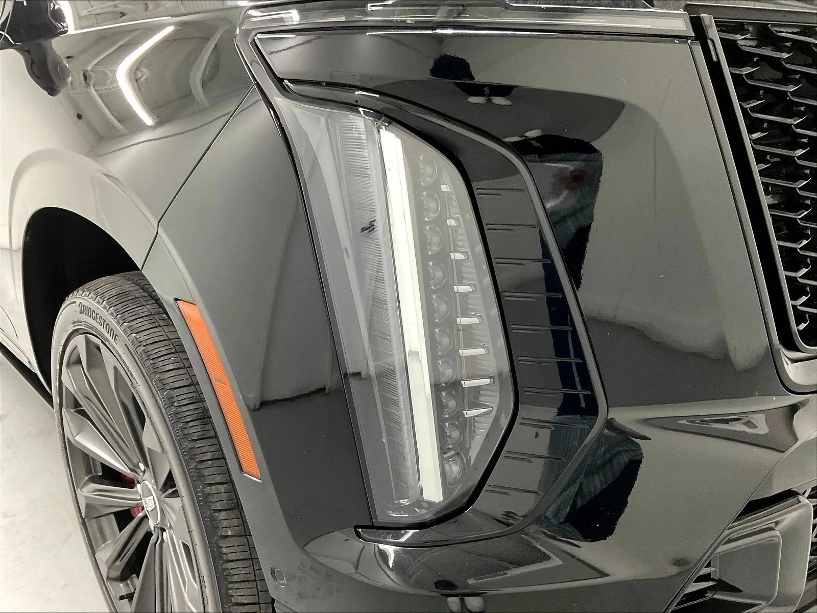 Used 2025 Cadillac Escalade V AWD/4WD image 38