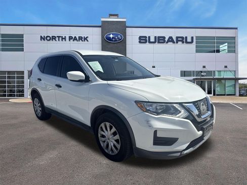 Used 2017 Nissan Rogue S FWD image 1