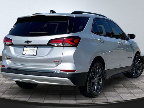 Used 2022 Chevrolet Equinox RS w/ RS Leather Package FWD image 2