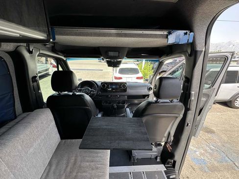 Used 2020 Mercedes-Benz Sprinter 2500 image 21