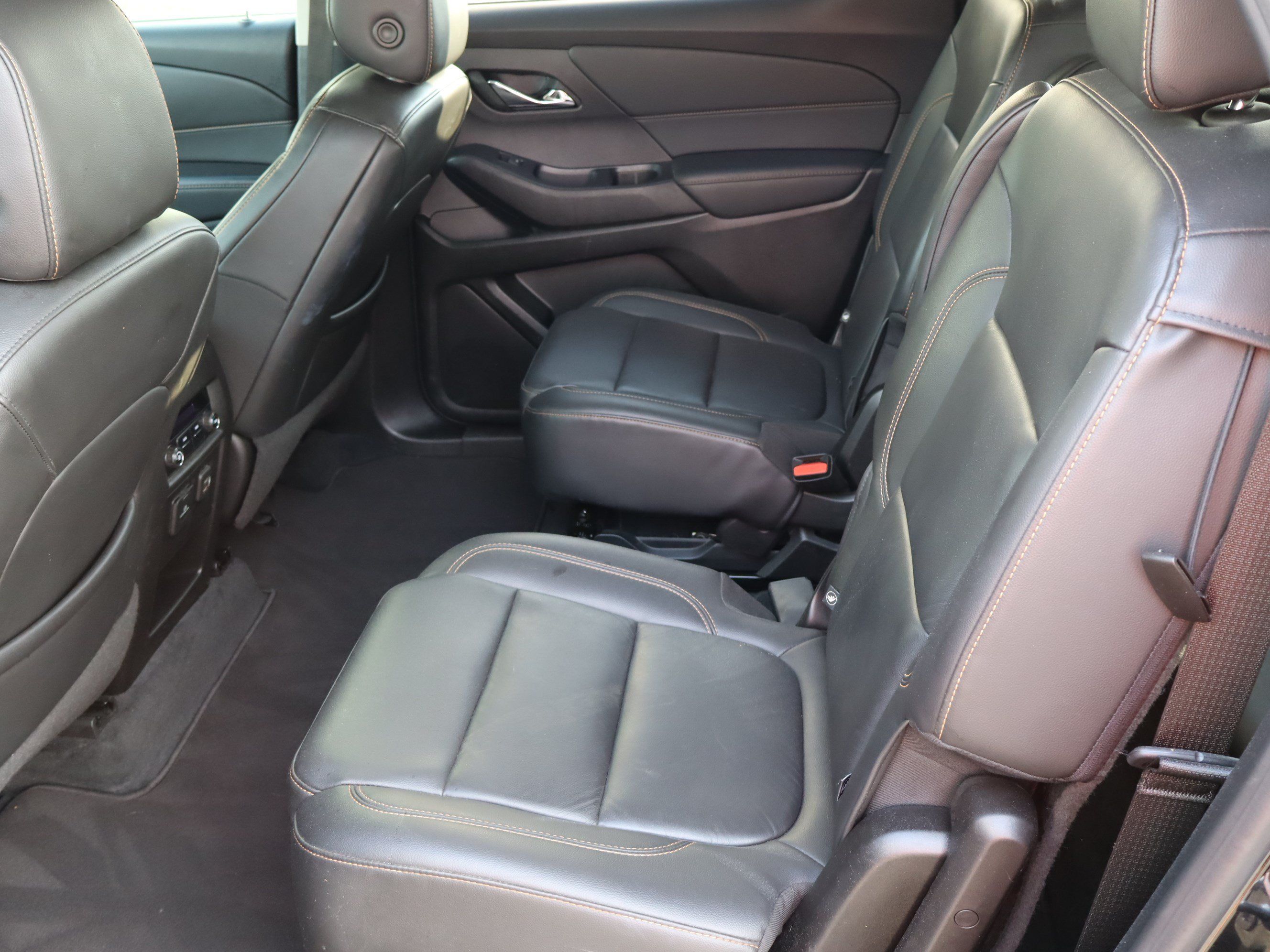 Used 2021 Chevrolet Traverse RS AWD/4WD image 32