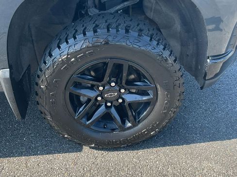 Used 2020 Chevrolet Silverado 1500 Custom Trail Boss w/ Custom Convenience Package AWD/4WD image 11