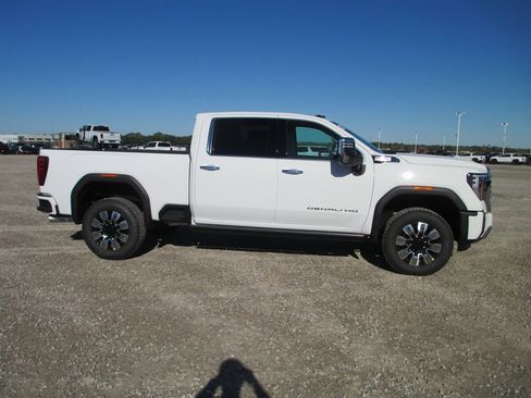 New 2026 GMC Sierra 3500 Denali w/ Denali Reserve Package image 2