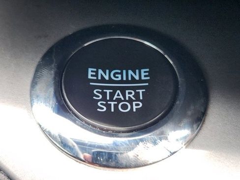 Used 2022 Ford Explorer XLT image 19