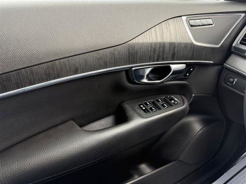 Used 2020 Volvo XC90 T6 Momentum w/ Protection Package image 27