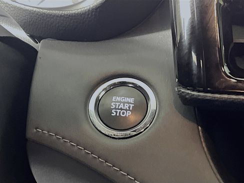 Used 2023 Toyota Highlander XSE image 23