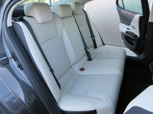 New 2025 Lexus ES 350 350 image 19