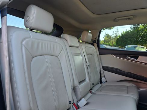 Used 2018 Lincoln MKX Reserve w/ Luxury Package image 12