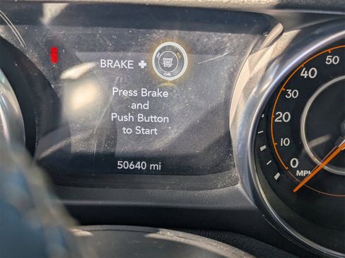 Used 2021 Jeep Wrangler Unlimited Sahara image 9