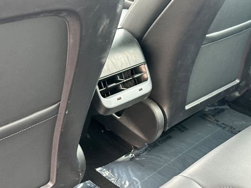 Used 2019 Tesla Model 3 Standard Range Plus image 14