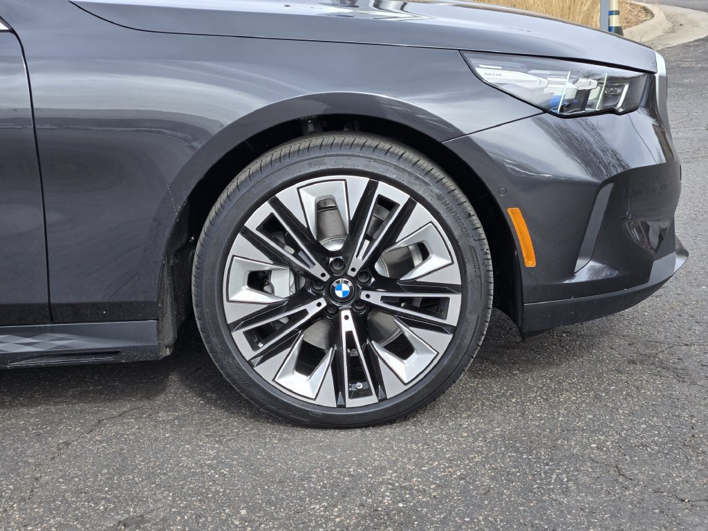 Certified 2026 BMW 530i xDrive AWD/4WD image 11