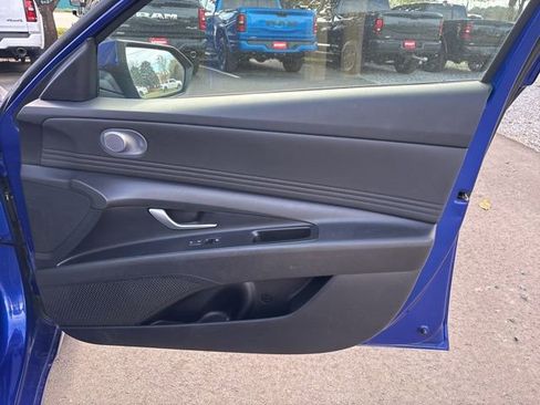 Used 2025 Hyundai Elantra SEL w/ Cargo Package image 12