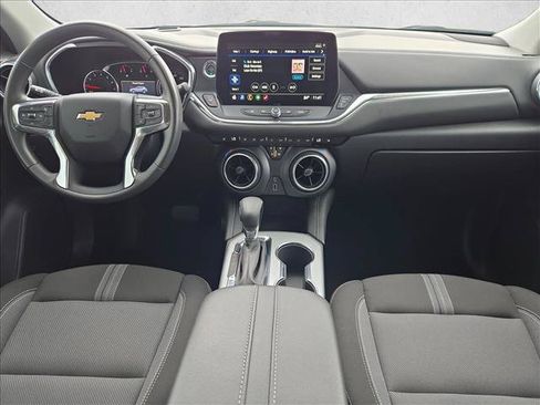 Used 2025 Chevrolet Blazer LT FWD image 16